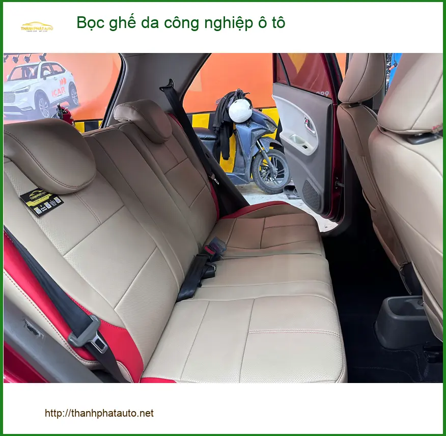 Anh Quang bọc ghế da công nghiệp Hyundai Accent Hóc Môn vì ghế cũ xuống cấp