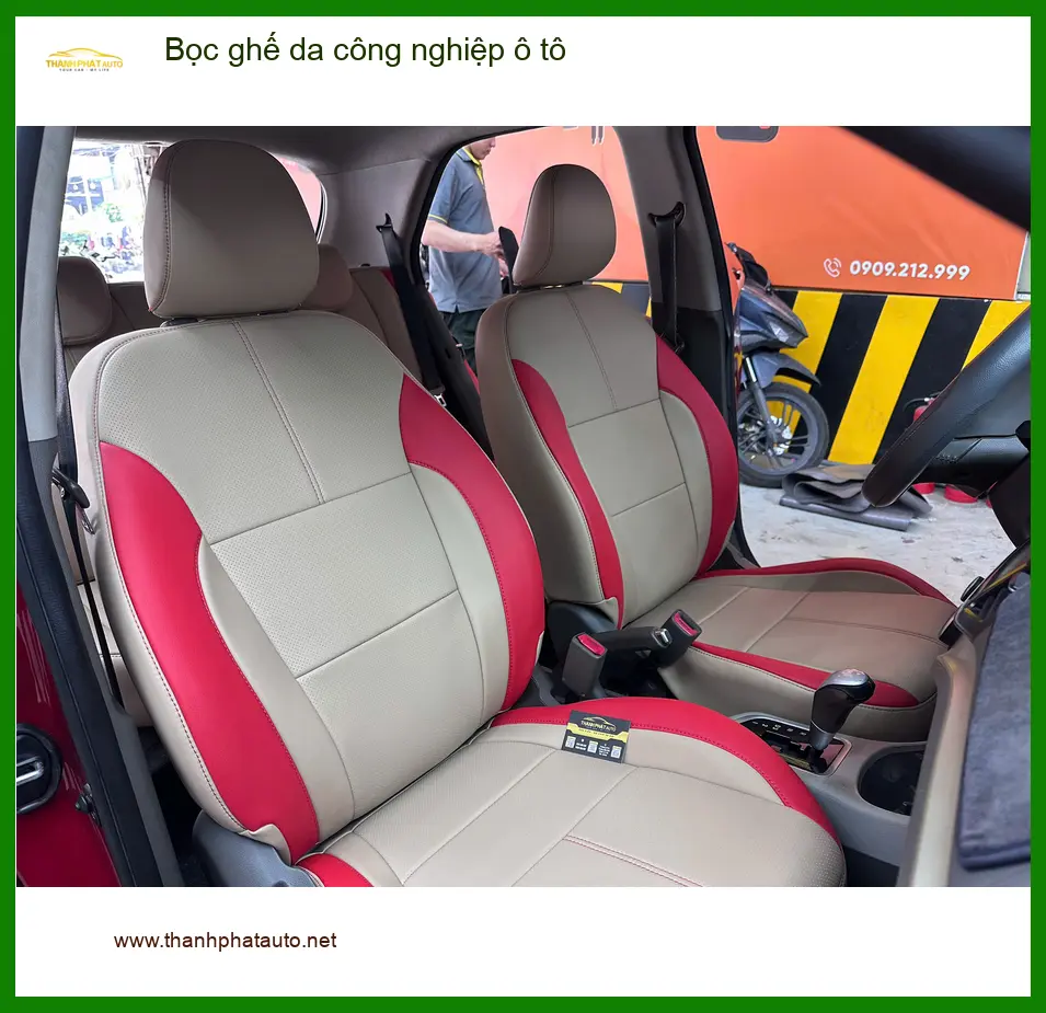 Anh Bách bọc ghế da công nghiệp ô tô Nissan Almera tại Quận 4 để nội thất bền đẹp ảnh thực tế 4
