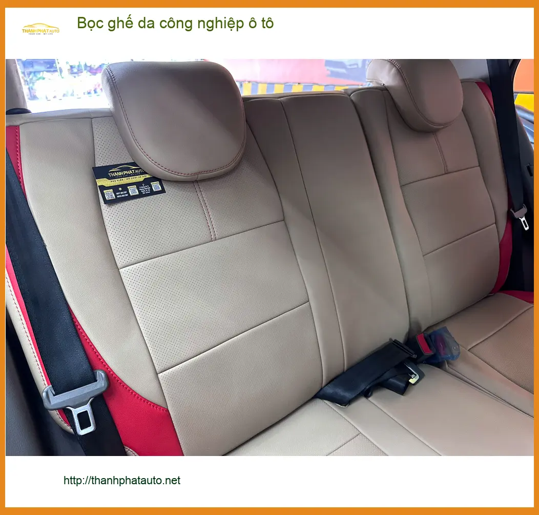 Chị Thảo bọc ghế da công nghiệp ô tô cho Honda CRV tại Quận Gò Vấp