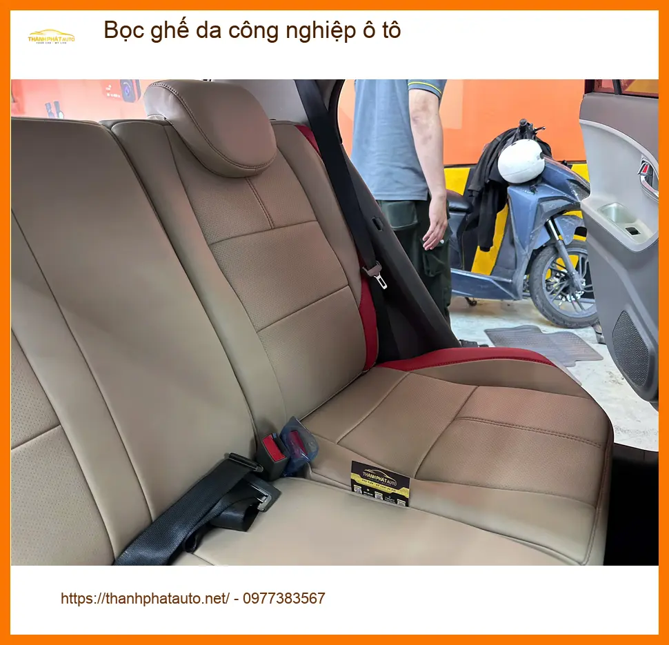 Chị Thanh bọc ghế da công nghiệp ô tô cho Mazda CX-5 tại Quận 2 làm mới không gian xe ảnh thực tế 2
