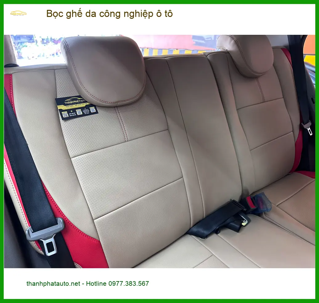 Anh Quang bọc ghế da công nghiệp Hyundai Accent Quận 6 vì ghế cũ đã xuống cấp nghiêm trọng ảnh thực tế 2