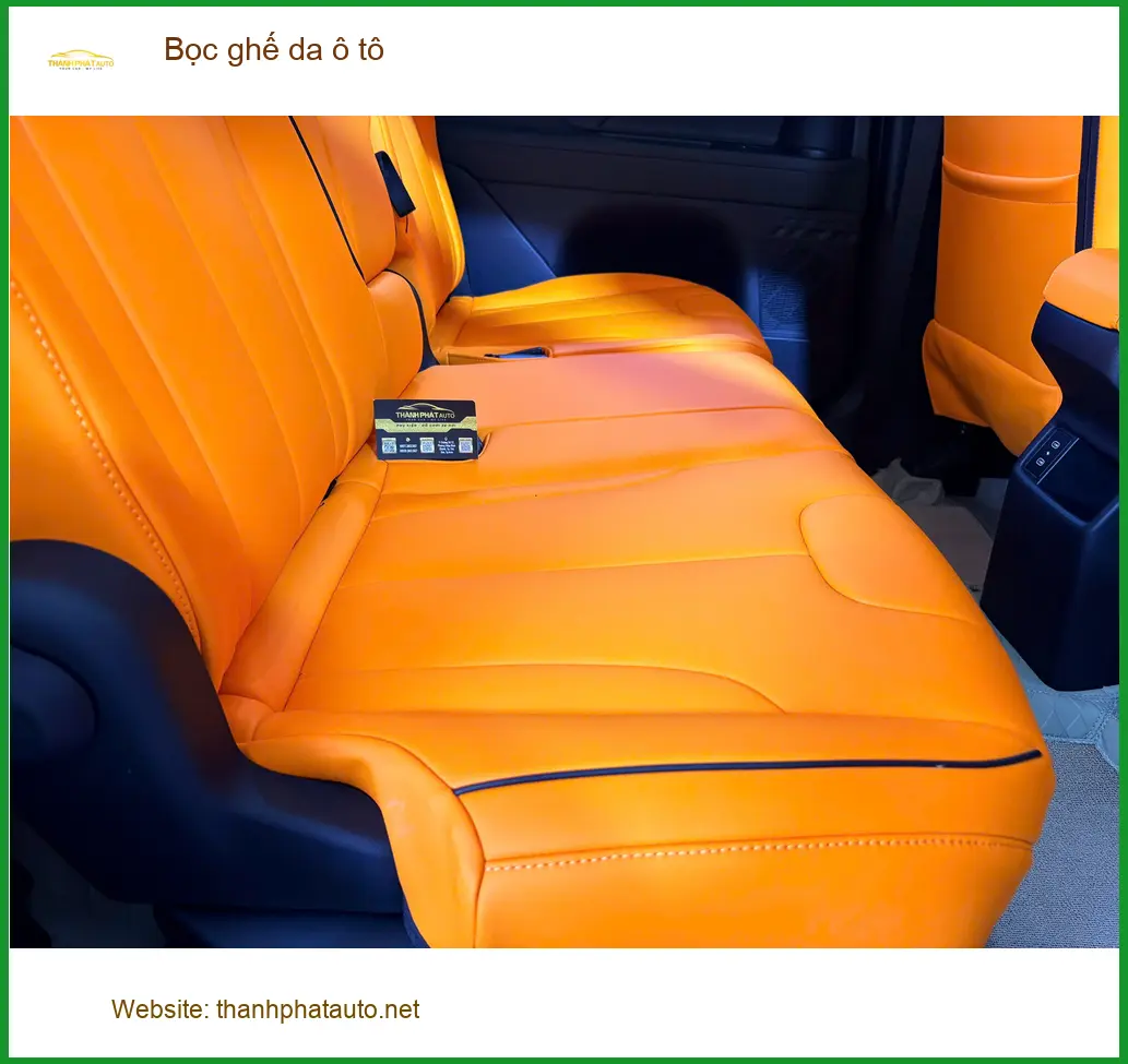 Chị Thảo bọc ghế da ô tô Honda CR-V tại Quận 9 để làm mới nội thất. ảnh thực tế 3