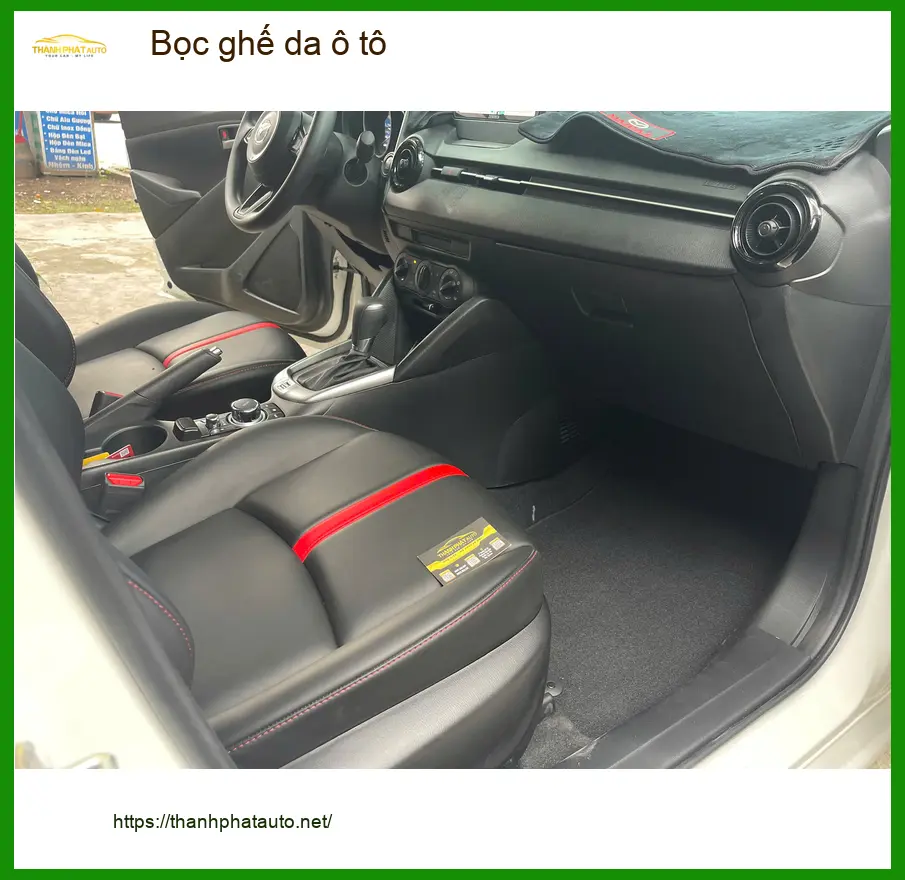 Anh Khôi bọc ghế da ô tô cho Honda CRV tại Quận Phú Nhuận để nội thất luôn sang trọng. ảnh thực tế 2