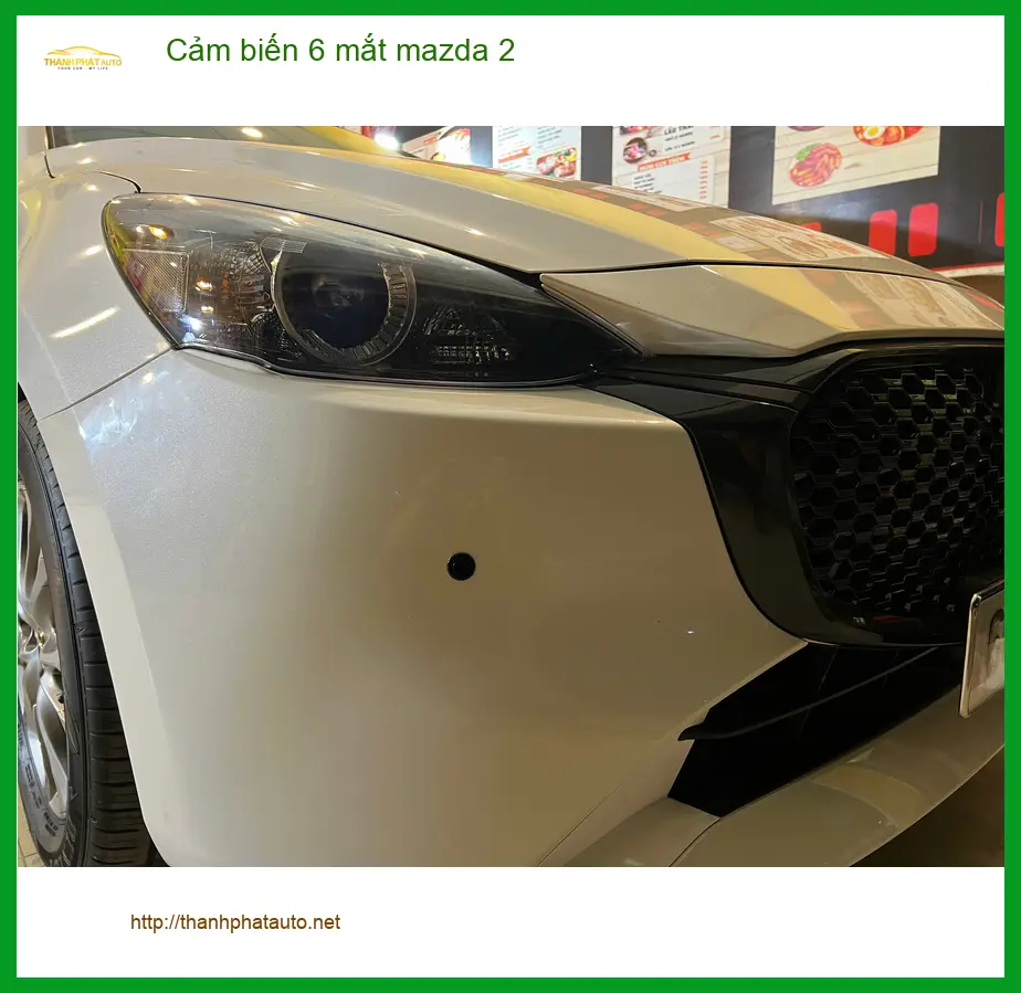 Anh Tấn lắp cảm biến 6 mắt Mazda 2 tại Quận Tân Bình để an toàn khi lùi chuồng