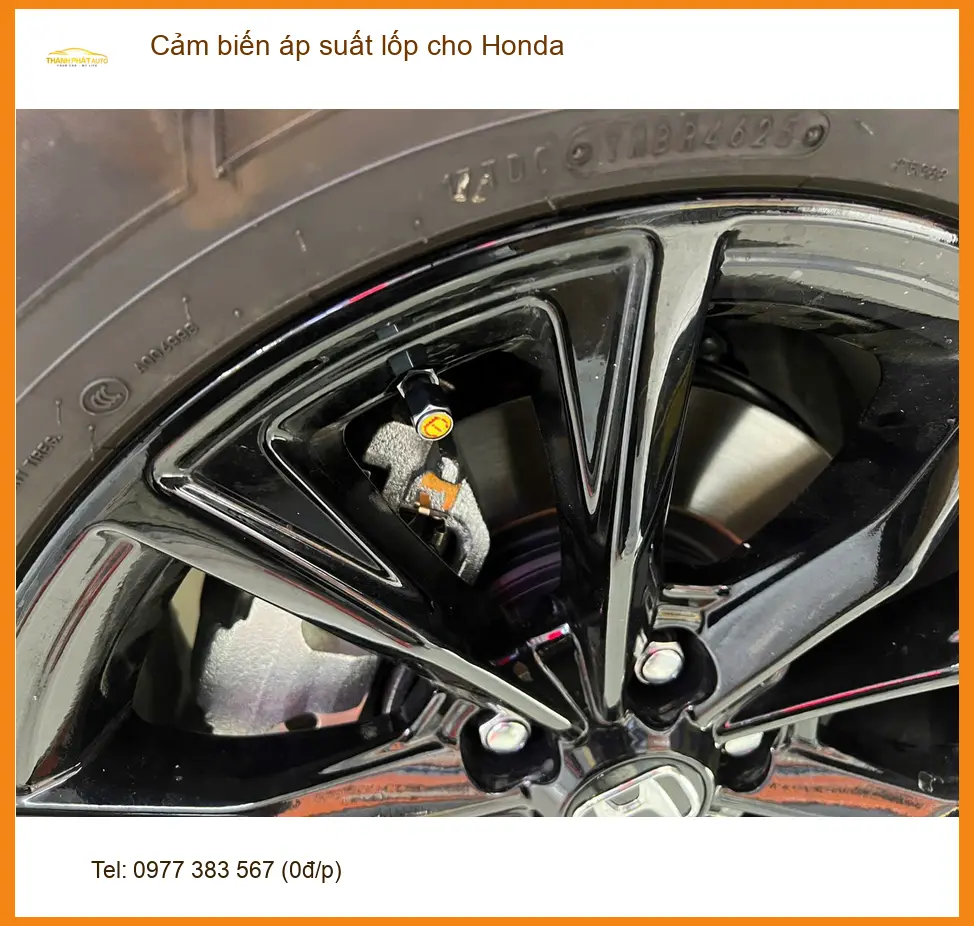 Chú Lâm lắp cảm biến áp suất lốp cho Honda CRV tại Quận 3 để an tâm lái xe