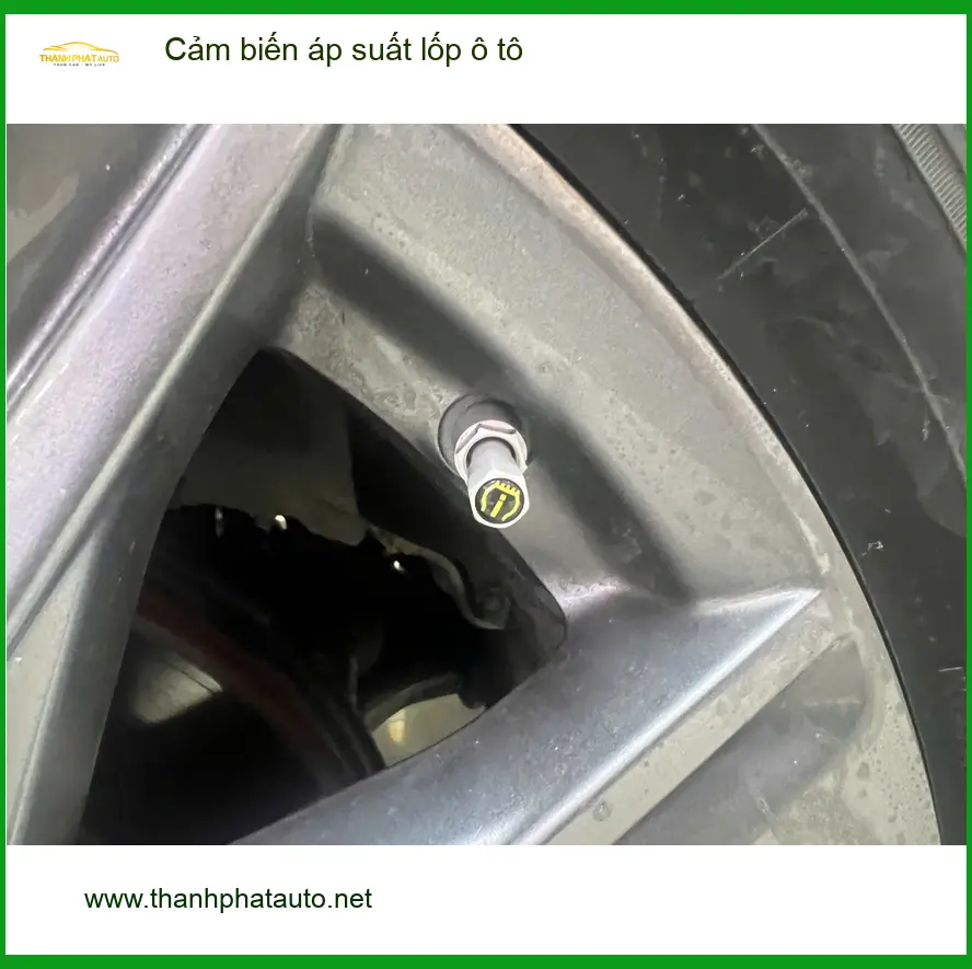 Anh Khang lắp cảm biến áp suất lốp Honda CR-V tại Quận 10 an toàn trên cao tốc. ảnh thực tế 4