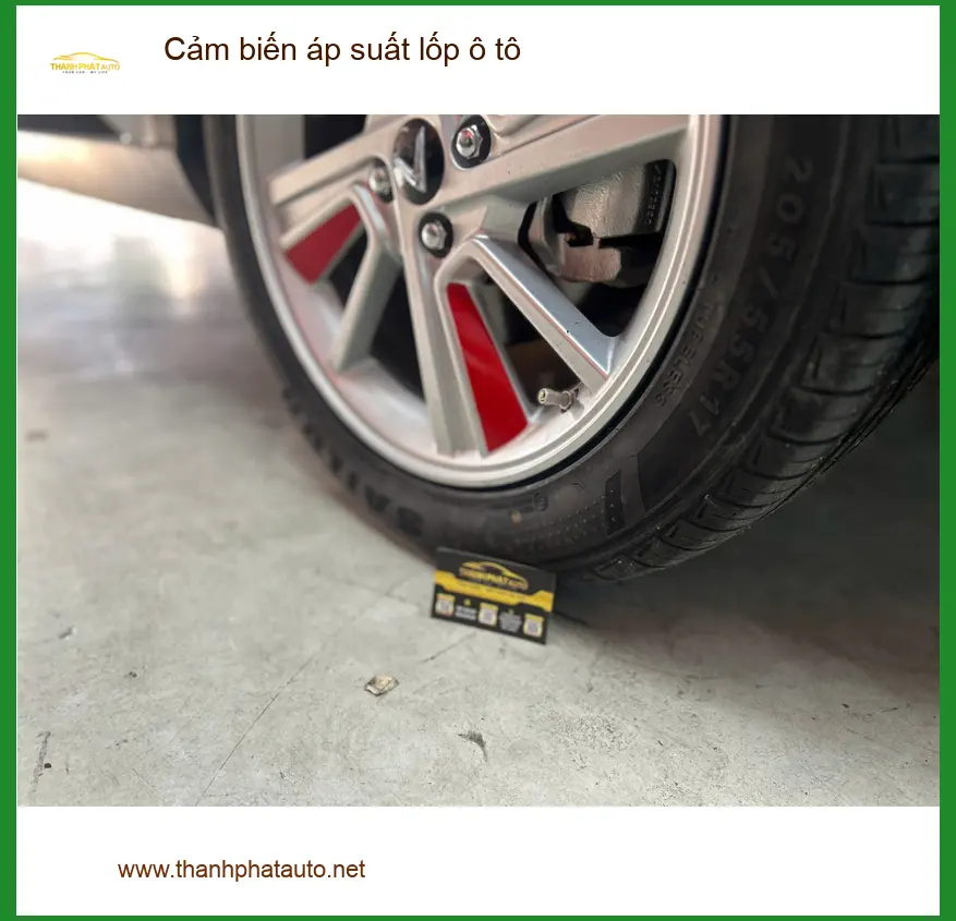 Anh Trọng lắp cảm biến áp suất lốp Hyundai Accent tại Hóc Môn, lái xe an toàn