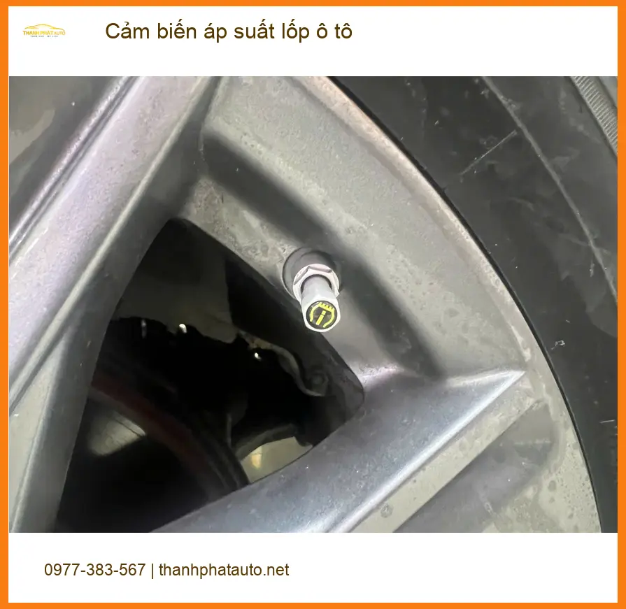 Anh Thắng lắp Cảm biến áp suất lốp ô tô VinFast Fadil tại Quận 12 ảnh thực tế 3
