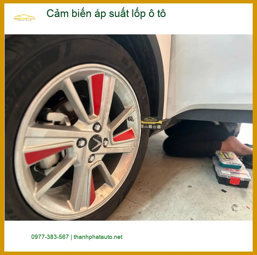 Cô Thảo lắp cảm biến áp suất lốp ô tô Suzuki XL7 ở Quận 2 ảnh thực tế 3