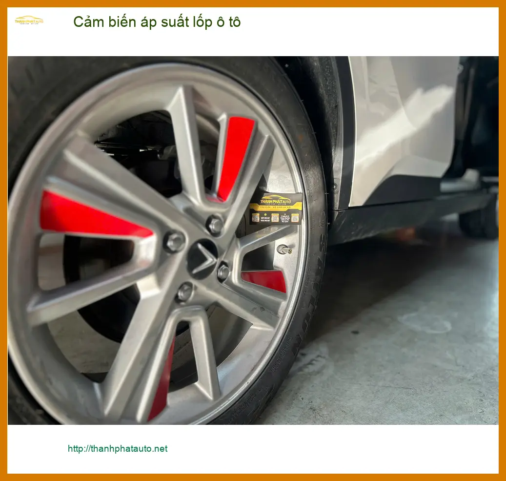 Chú Tùng lắp cảm biến áp suất lốp ô tô cho Hyundai Kona tại Quận Bình Thạnh để an tâm hơn khi đi làm ảnh thực tế 2