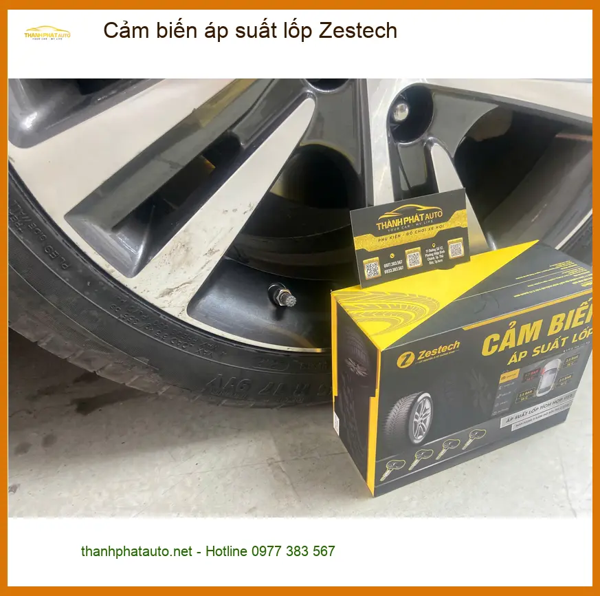 Chú Minh lắp Cảm biến áp suất lốp Zestech cho Kia K3 tại Quận 9 an toàn