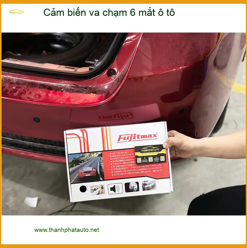 Anh Tùng lắp cảm biến va chạm 6 mắt ô tô Kia K3 ở Bình Thạnh tránh va quẹt