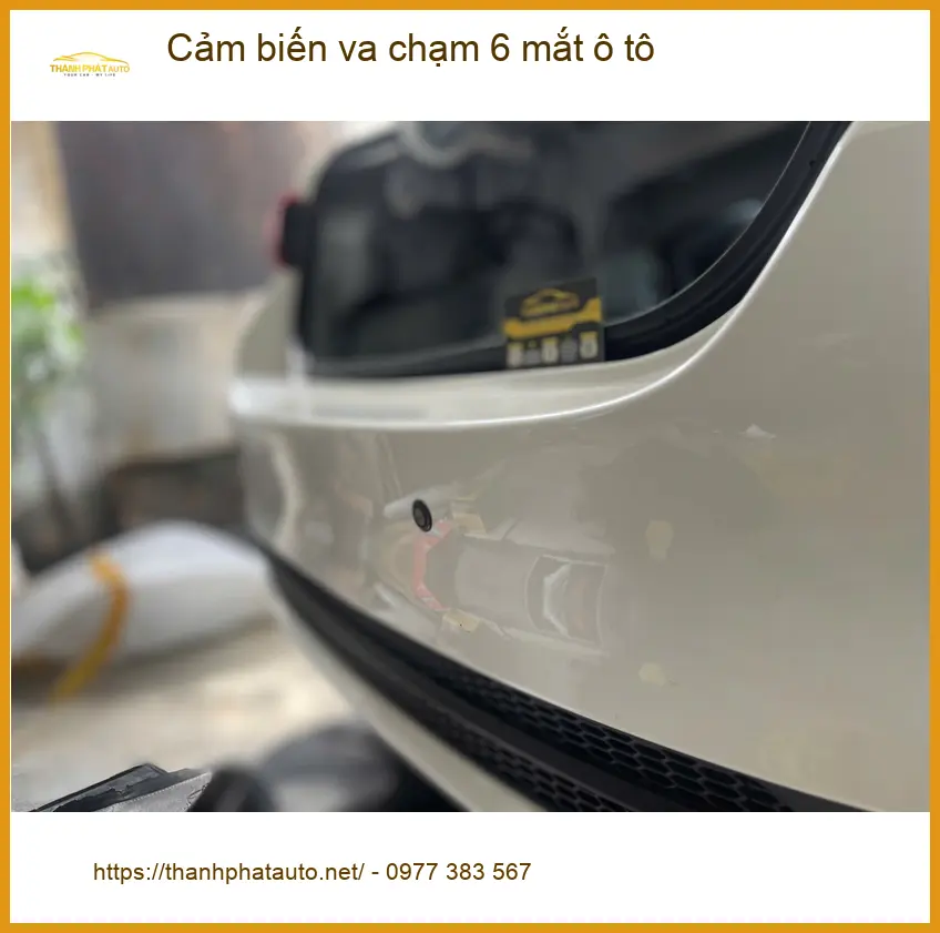 Anh Duy lắp cảm biến va chạm 6 mắt ô tô cho Hyundai Accent tại Quận 10