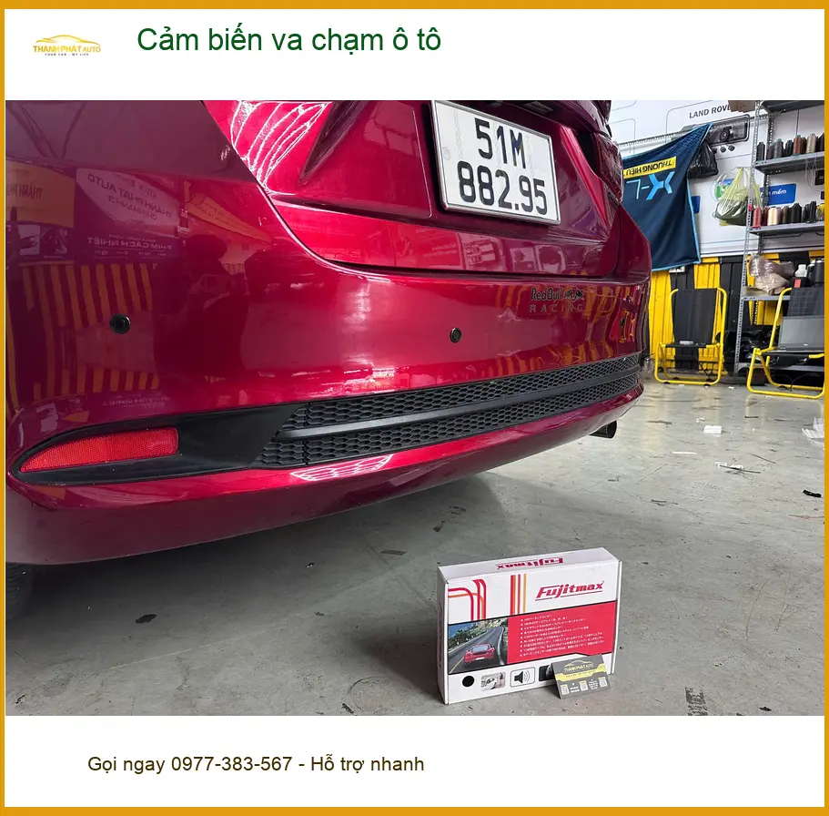 Anh Khải lắp cảm biến va chạm ô tô cho Honda CRV tại Hóc Môn để lùi xe an toàn hơn