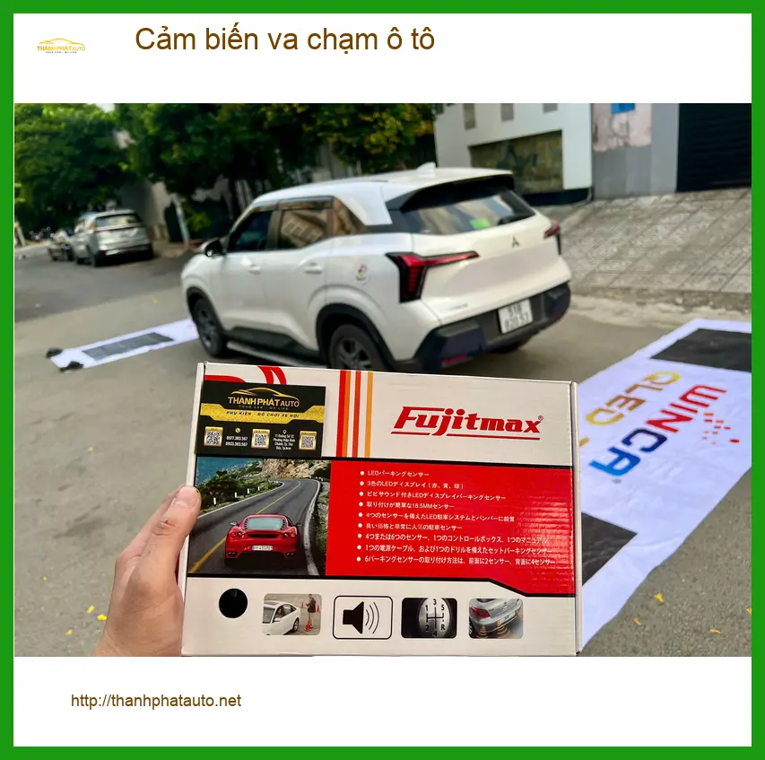 Anh Quang lắp cảm biến va chạm ô tô Hyundai Accent tại Quận 2 để tránh va quệt khi đỗ xe