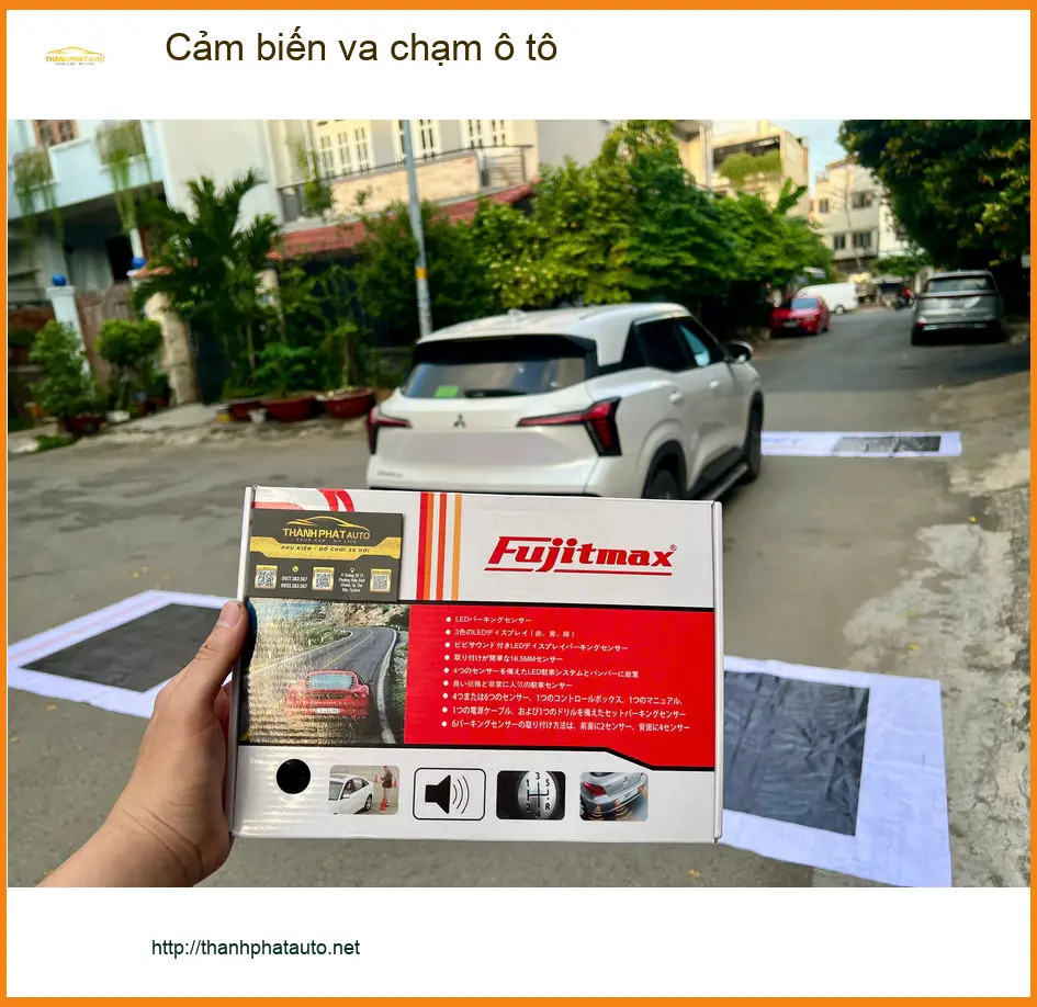 Anh Quang lắp cảm biến va chạm ô tô Hyundai Accent tại Quận 2 để tránh va quệt khi đỗ xe ảnh thực tế 2