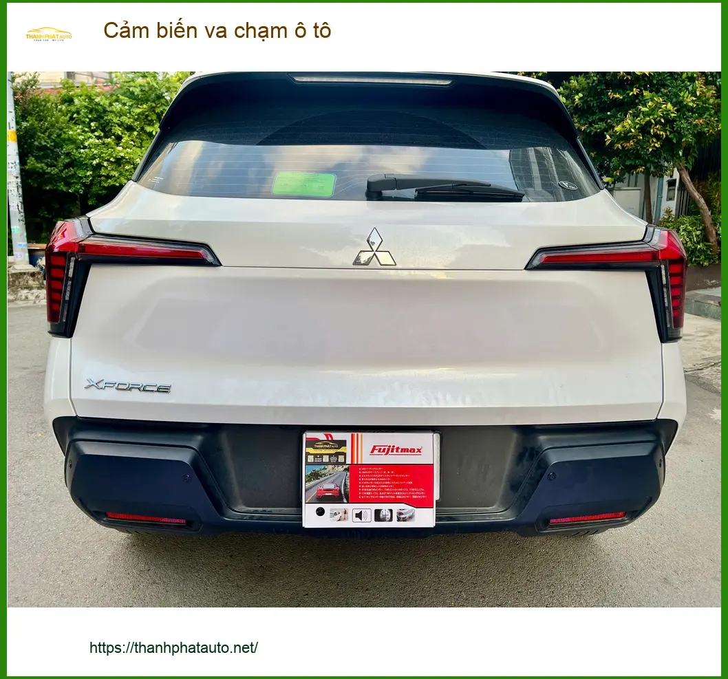Anh Nam lắp cảm biến va chạm ô tô cho Mazda CX-5 tại Quận 10 tránh va quẹt.