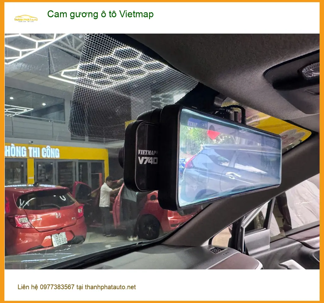 Chị Lan Anh lắp cam gương Vietmap cho Honda HR-V tại Quận Thủ Đức để lùi xe an toàn hơn