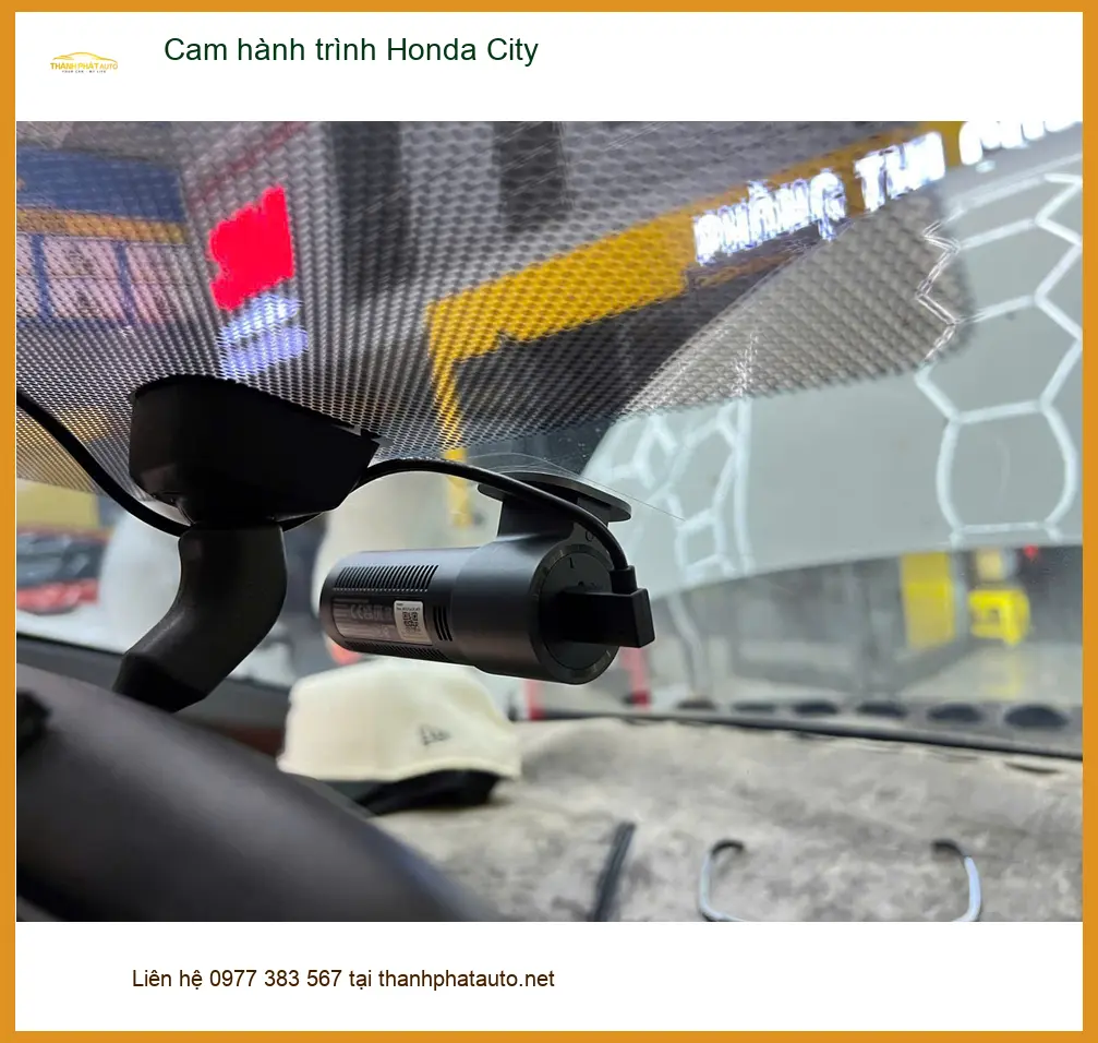 Anh Khải lắp cam hành trình Honda City tại Cần Giờ để ghi lại hành trình rõ nét