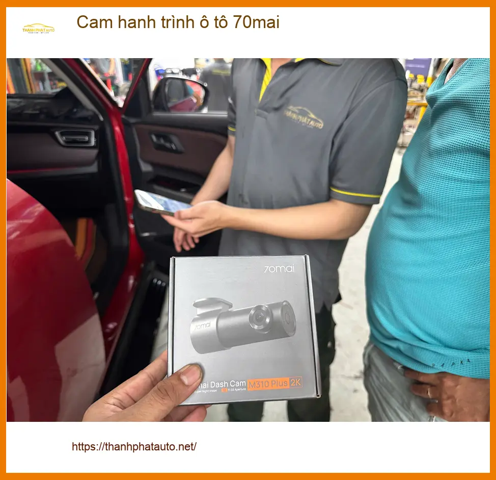 Chú Tấn Phát lắp camera hành trình 70mai cho Ford Everest tại Quận 12 ảnh thực tế 2