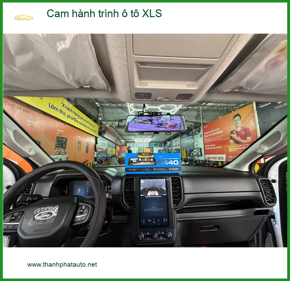 Anh Khải lắp cam hành trình ô tô XLS cho Toyota Vios tại Quận 12 để ghi lại lộ trình an toàn ảnh thực tế 4