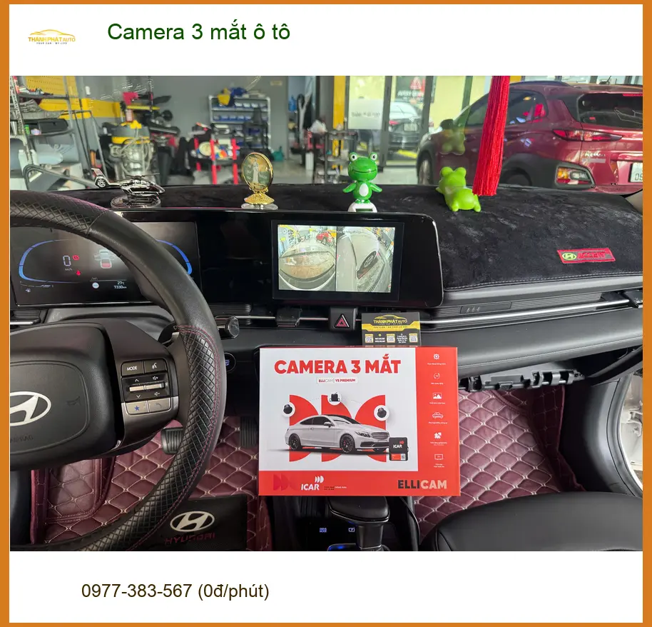 Anh Trọng lắp Camera 3 mắt ô tô cho Toyota Camry tại Quận Bình Thạnh