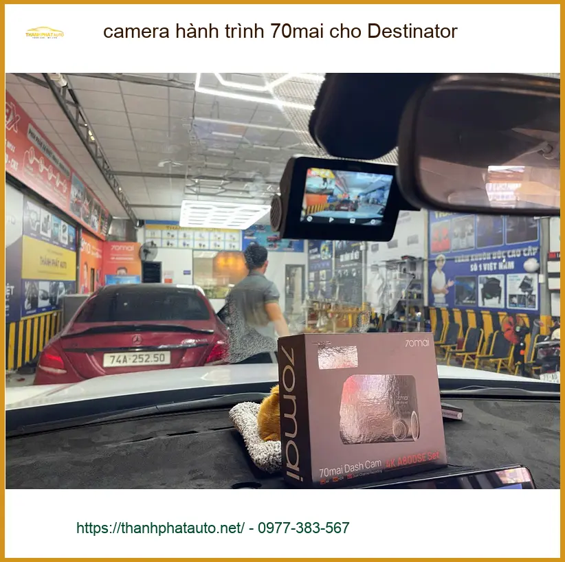 Chú Hùng lắp camera hành trình 70mai cho Mazda CX-5 tại Nhà Bè