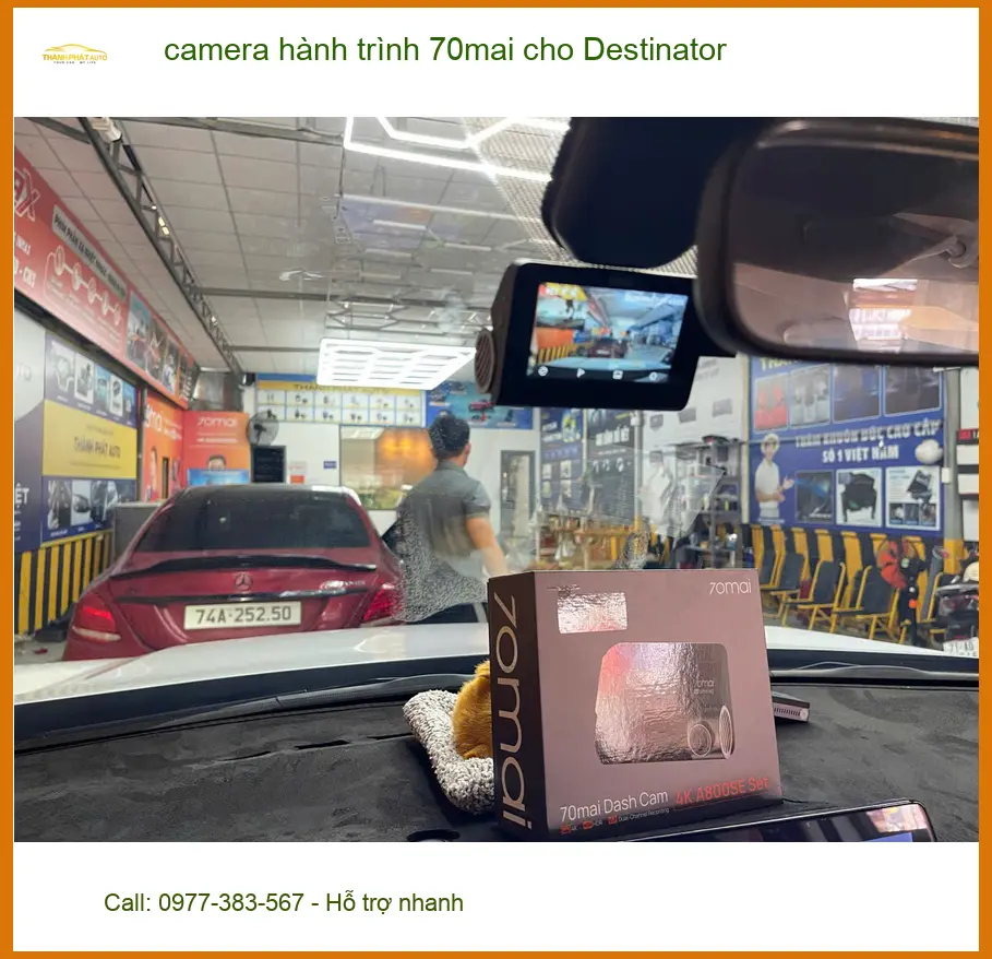 Anh Khang lắp camera hành trình 70mai cho Ford Everest Quận 4