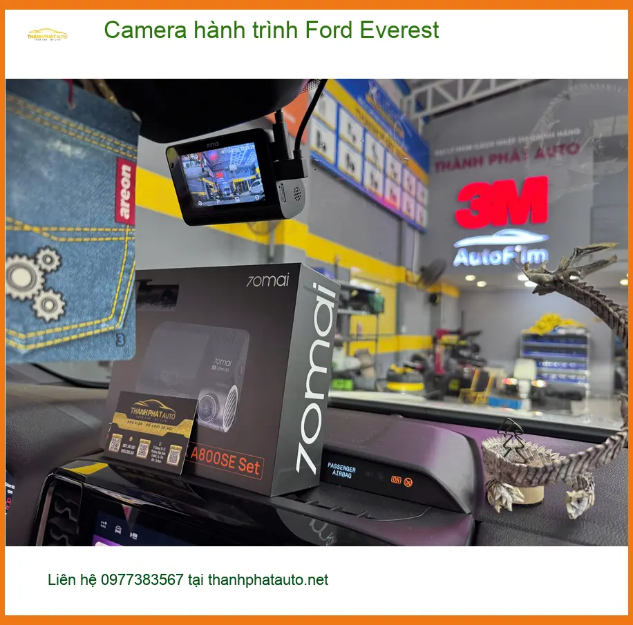 Anh Khang lắp Camera hành trình Ford Everest tại Quận 2 để an tâm hơn khi di chuyển trong đô thị