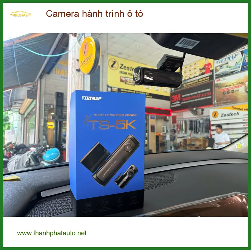 Anh Kiên lắp camera hành trình ô tô Mazda CX-5 tại Quận 5 an toàn hơn