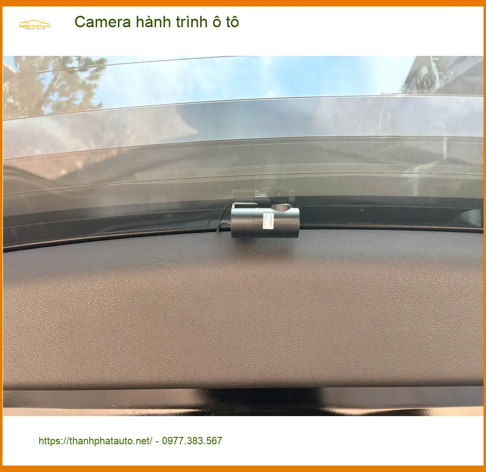Chị Thảo lắp camera hành trình ô tô cho Hyundai Accent tại Quận 2 ảnh thực tế 3