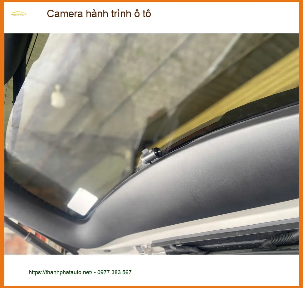 Anh Minh lắp Camera hành trình ô tô cho Mazda 3 tại Quận 12