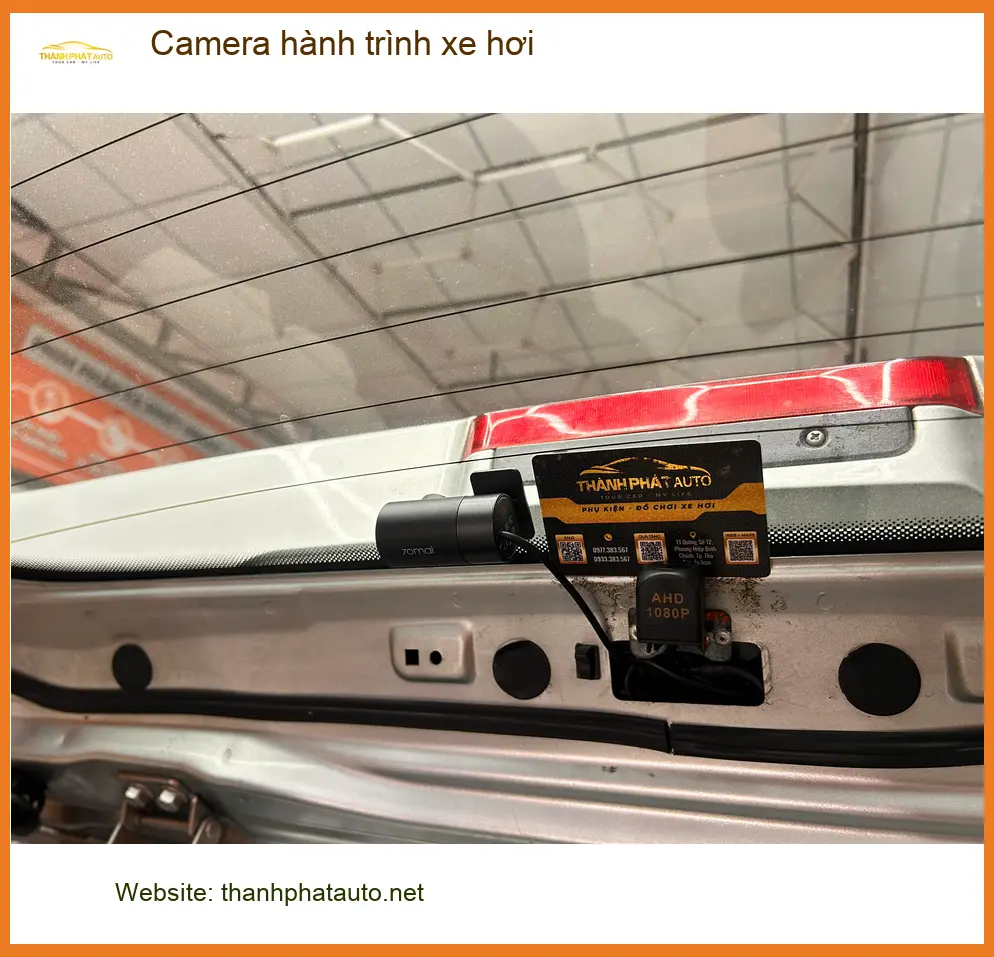 Anh Minh lắp Camera hành trình xe hơi Mazda CX-5 ở Quận 9 tránh va chạm