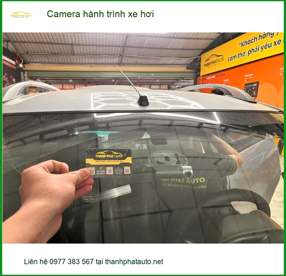 Anh Phước gắn camera hành trình xe hơi cho Honda CRV tại Quận 12 an toàn mọi nẻo đường ảnh thực tế 2
