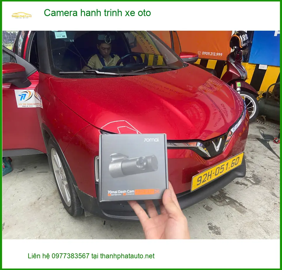 Chú Lợi lắp camera hành trình cho xe Honda CR-V tại Quận 12