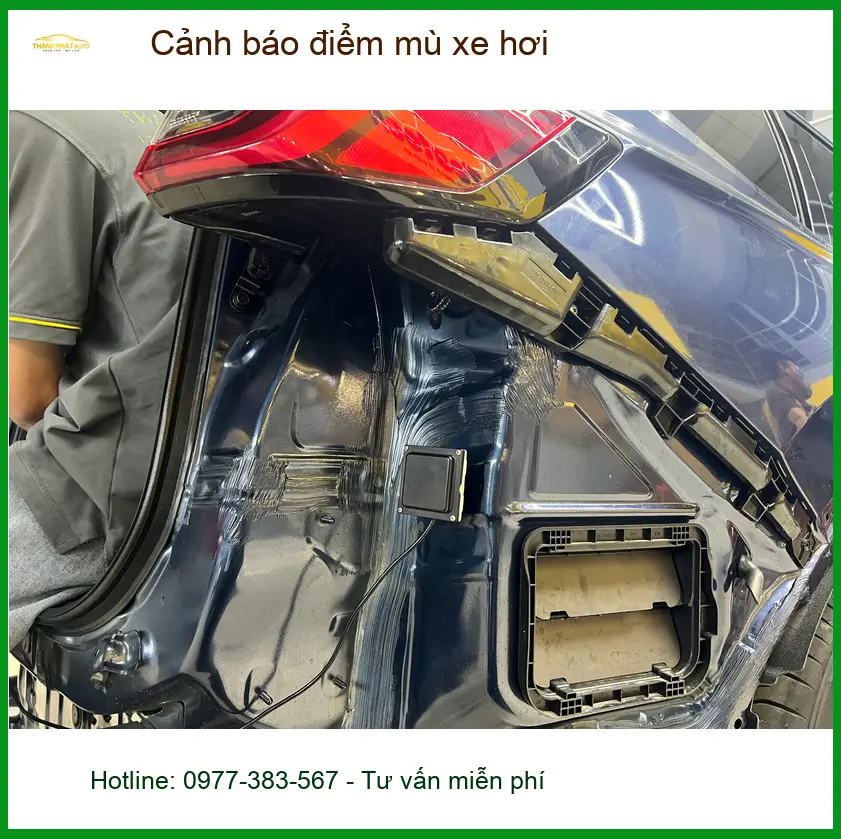 Anh Duy lắp cảnh báo điểm mù xe Honda CRV tại Quận 3 để an tâm hơn khi chuyển làn ảnh thực tế 3