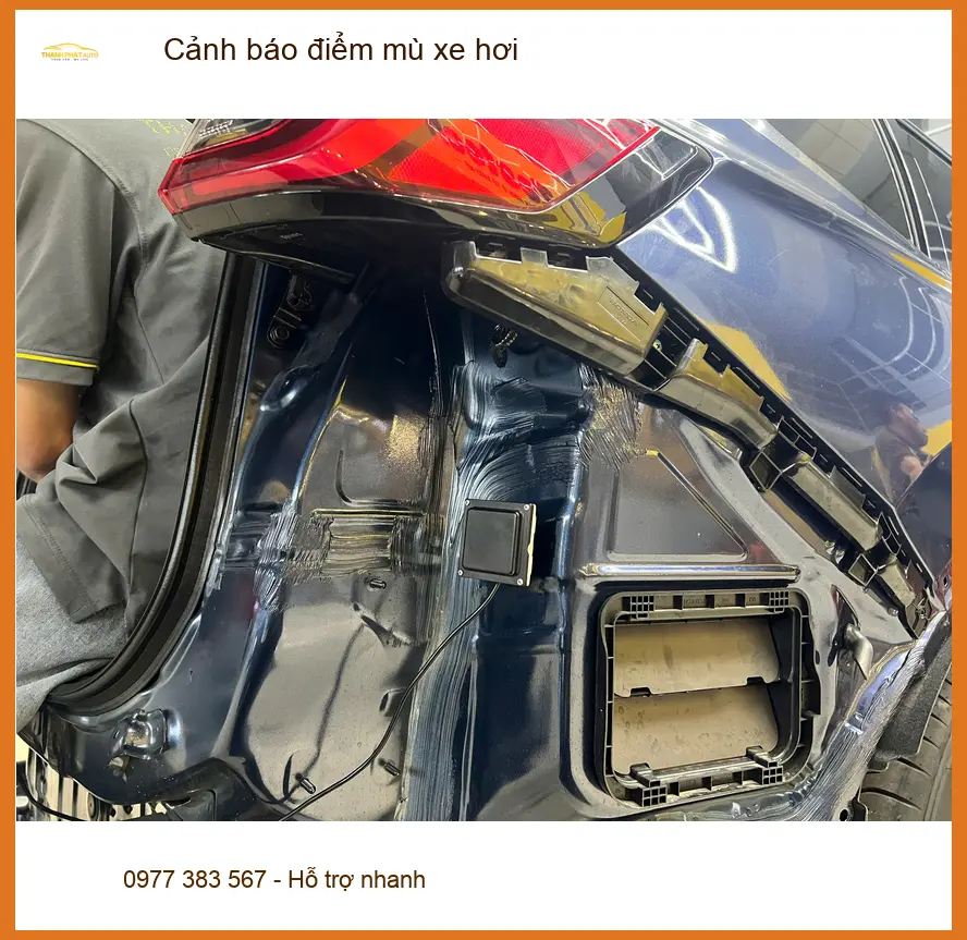 Anh Kiên lắp cảnh báo điểm mù Hyundai Creta tại Quận 1 để lái an toàn hơn ảnh thực tế 3