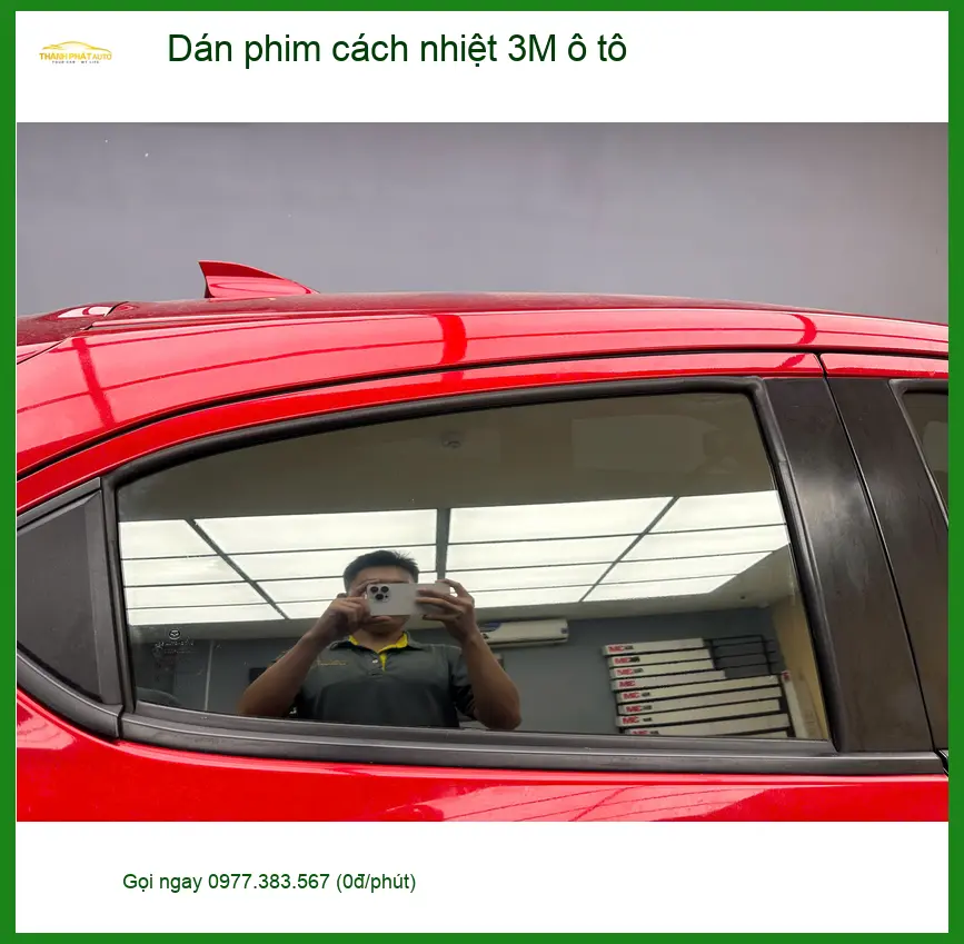 Chú Bình dán phim cách nhiệt 3M ô tô cho Kia Carnival tại Quận 2 để chống nóng hiệu quả hơn ảnh thực tế 4
