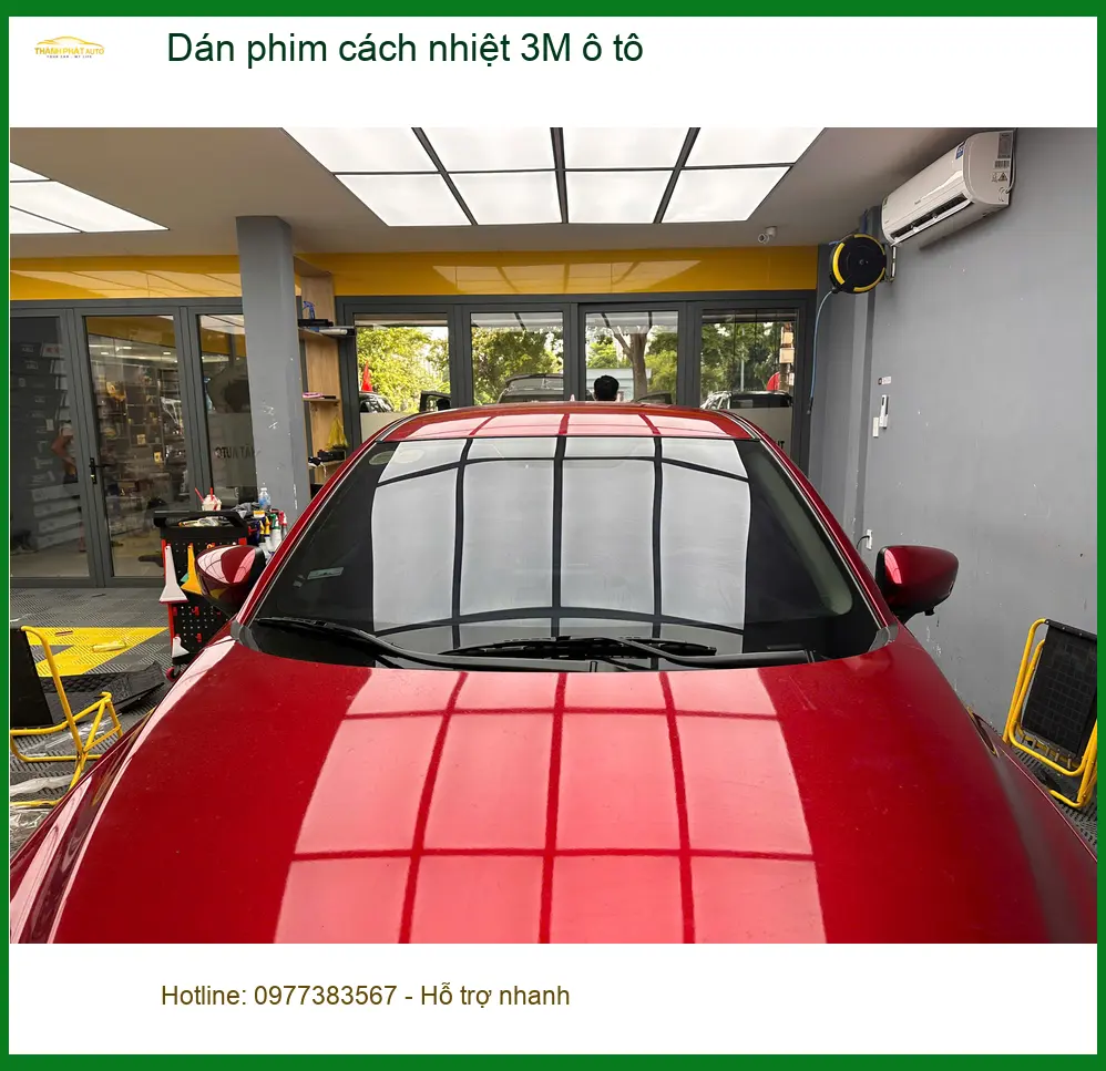 Anh Quốc dán phim cách nhiệt 3M ô tô cho Hyundai Creta vì trời nắng nóng ở Quận 9 ảnh thực tế 4