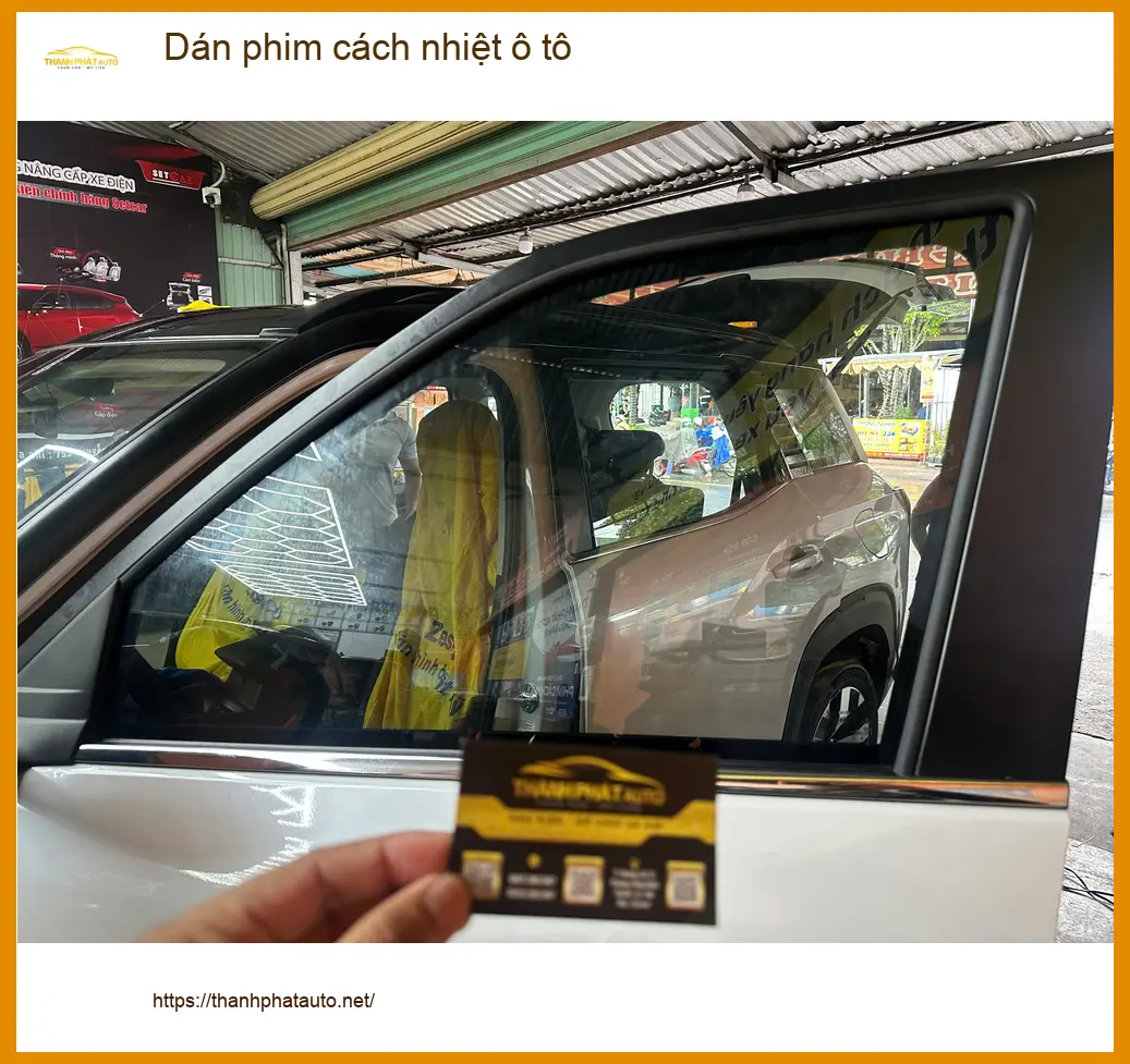 Anh Tấn dán phim cách nhiệt ô tô VinFast Lux A2.0 tại Quận 10 tránh nắng gay gắt ảnh thực tế 3