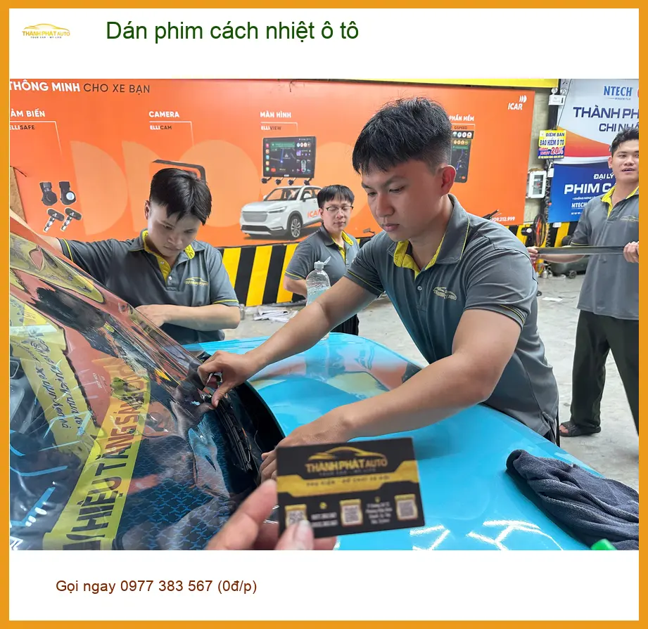 Chị Thanh Nga dán phim cách nhiệt ô tô cho Toyota Vios tại Quận 2
