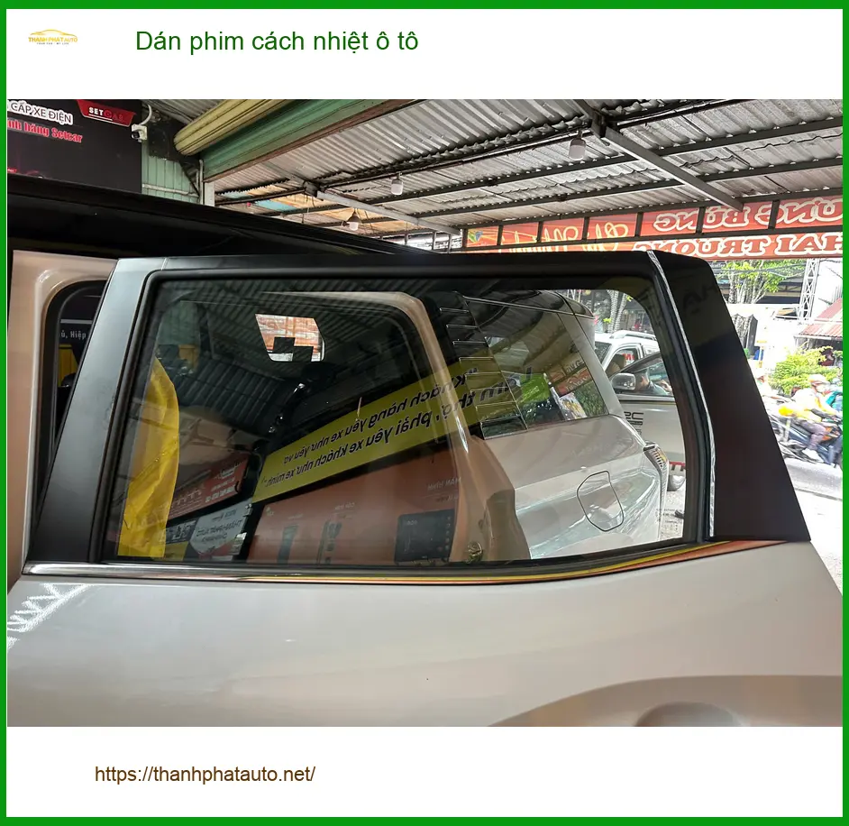 Anh Khang dán phim cách nhiệt ô tô Mazda CX-5 tại Quận 2 chống nóng hiệu quả