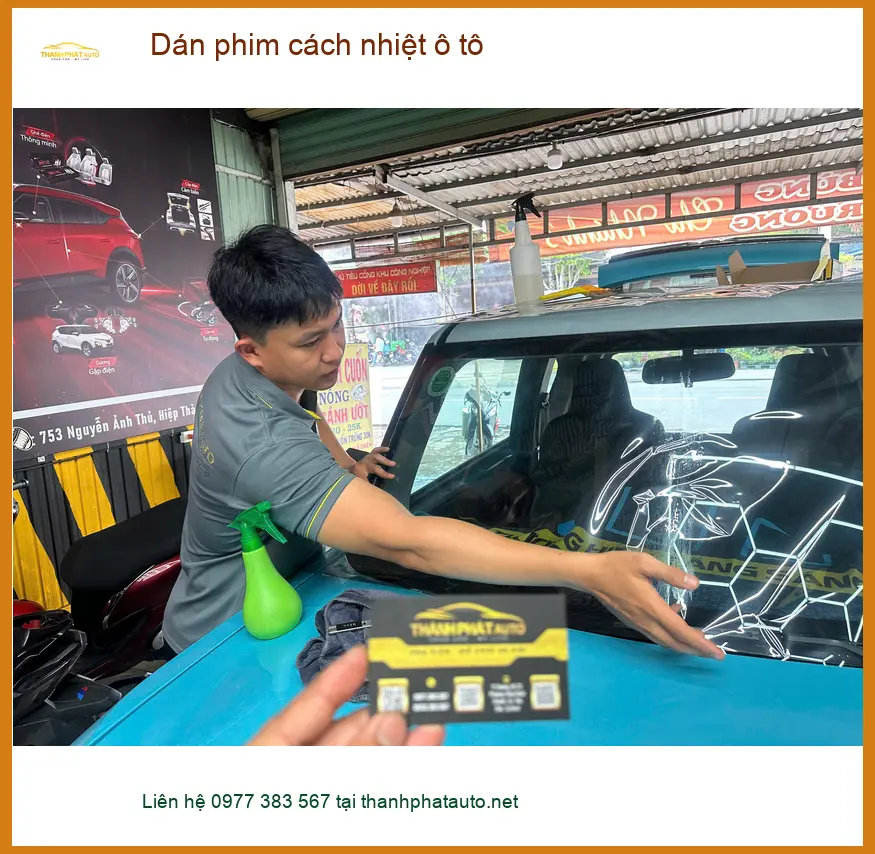 Anh Khang dán phim cách nhiệt ô tô Honda HR-V tại Quận 1 chống nóng hiệu quả