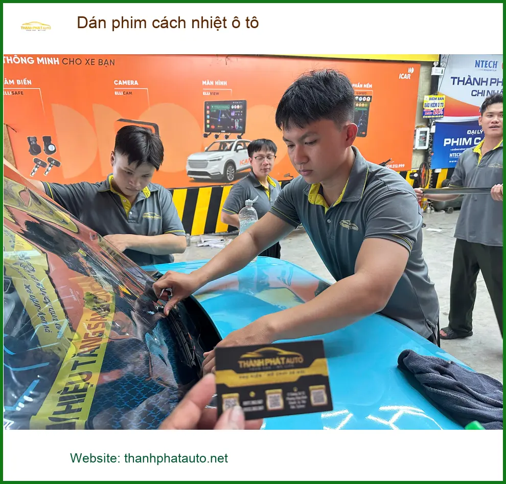Anh Khang dán phim cách nhiệt ô tô Honda HR-V tại Quận 1 chống nóng hiệu quả ảnh thực tế 2