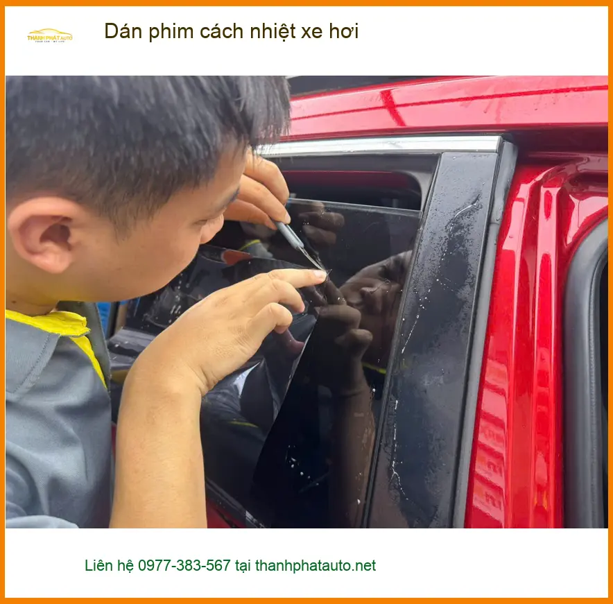 Anh Bảo dán phim cách nhiệt xe hơi Ford Everest Quận Bình Thạnh để làm mát ảnh thực tế 3