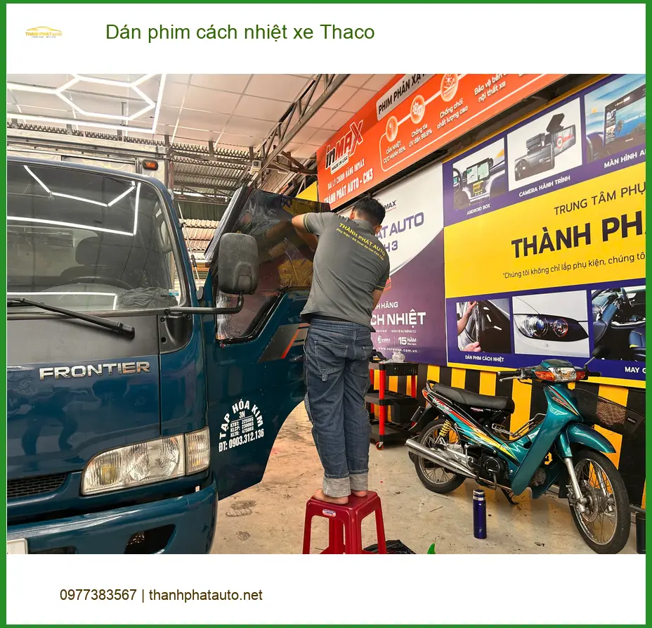 Anh Quang dán phim cách nhiệt xe Thaco tại Quận 7 chống nóng bảo vệ sức khỏe ảnh thực tế 2