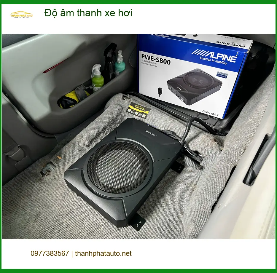 Chú Cường độ âm thanh xe hơi Toyota Camry tại Quận 2 vì loa zin đã rè ảnh thực tế 4