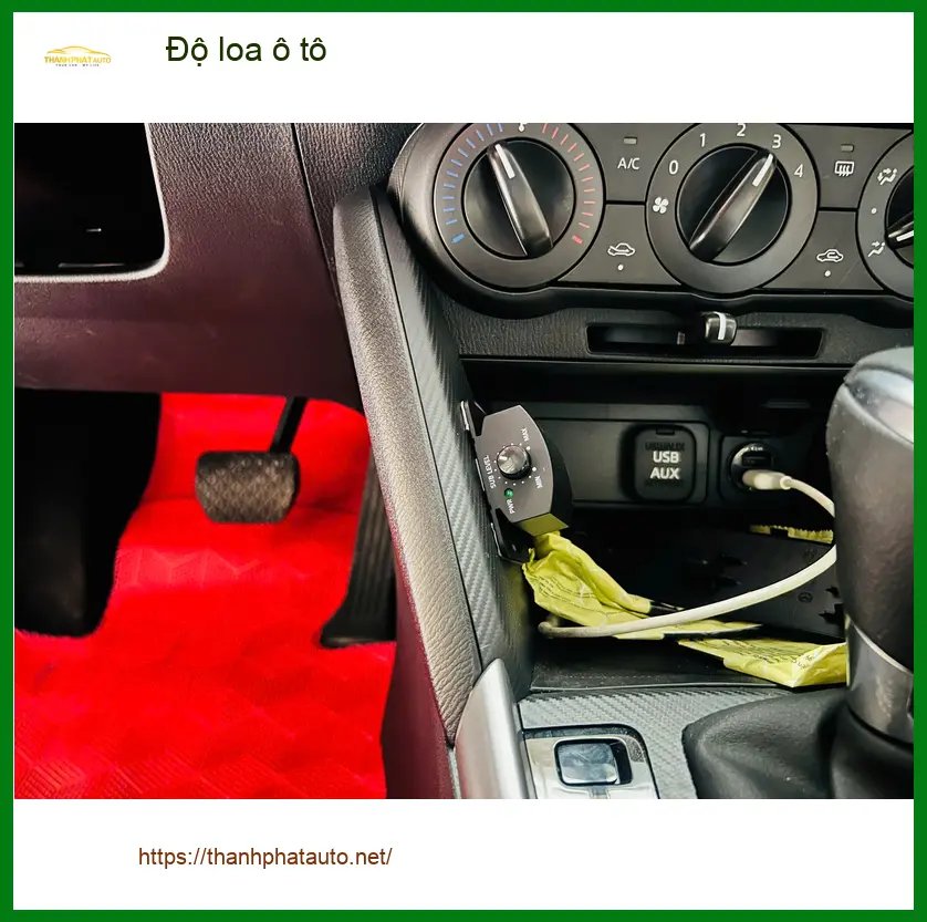 Anh Việt Hưng độ loa ô tô cho Hyundai Santa Fe tại Quận 7 để cải thiện âm thanh nghe nhạc