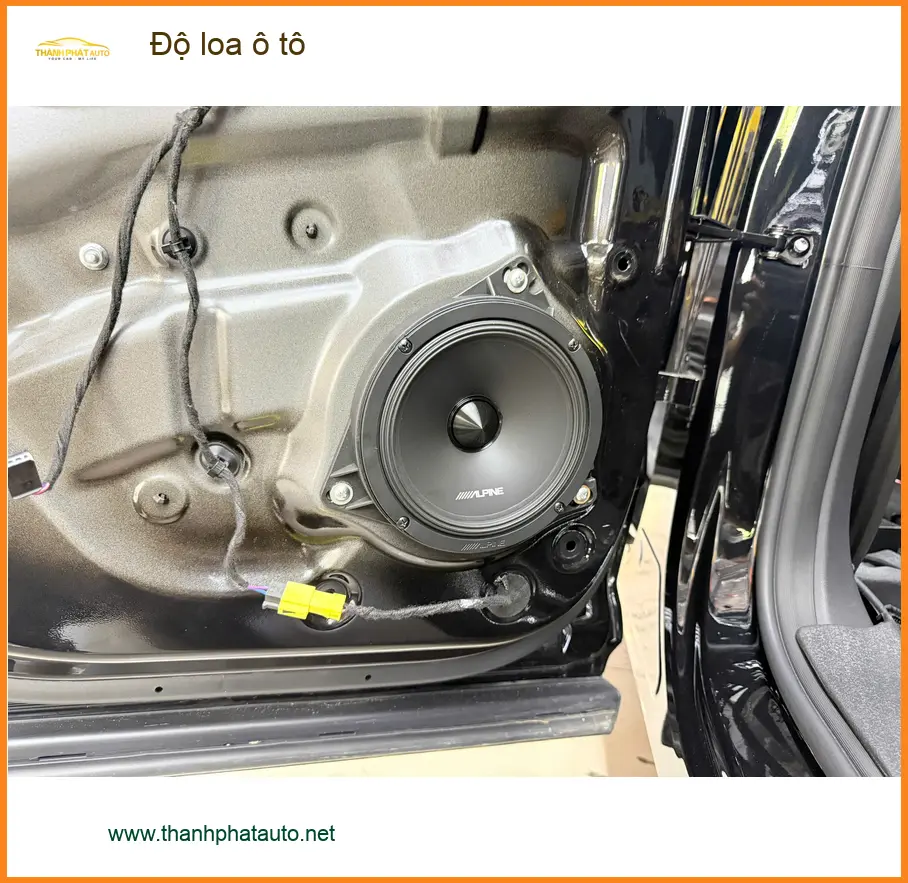 Chị Hằng độ loa ô tô Kia K3 tại Quận 12 cho âm thanh sống động