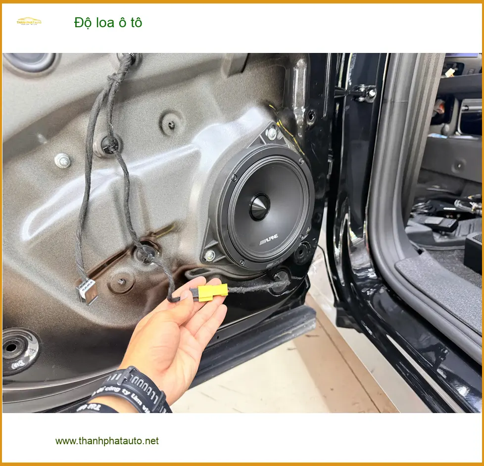 Anh Thành độ loa ô tô cho Honda CRV tại Quận 2 để nghe nhạc chất lượng hơn khi đi làm ảnh thực tế 2
